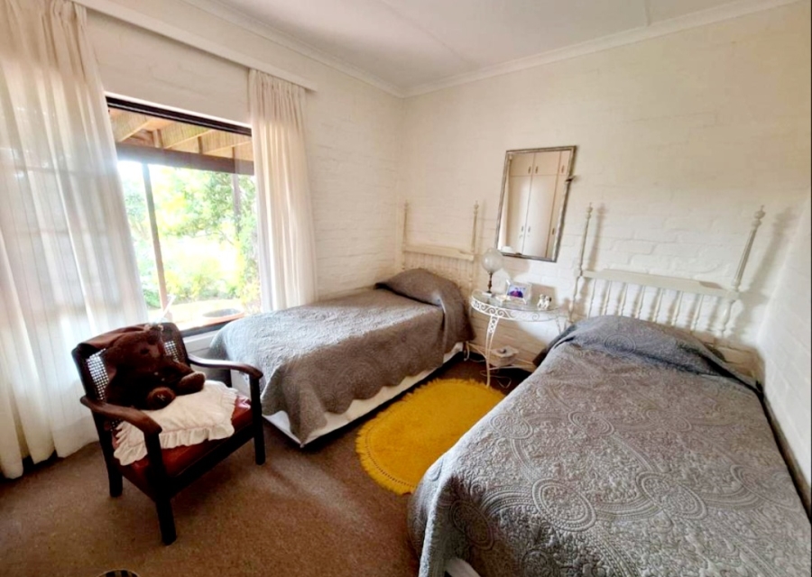 4 Bedroom Property for Sale in Boggomsbaai Western Cape